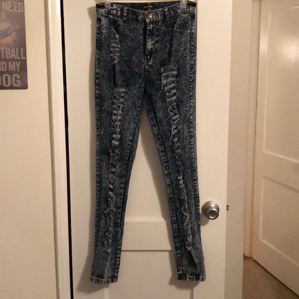 High waisted jeans